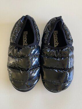 Bench Original Quilted Puffer Slippers High Gloss Black Lounge House Shoes 10-11
